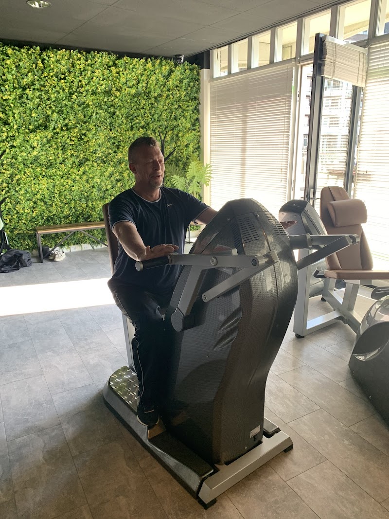 Sport & Slankstudio Zwijndrecht — Milon Cirkeltraining in Zwijndrecht